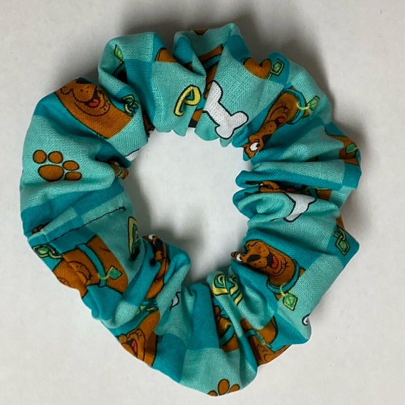 Scooby doo bucket hat and Scrunchie handmade - Picture 4 of 9
